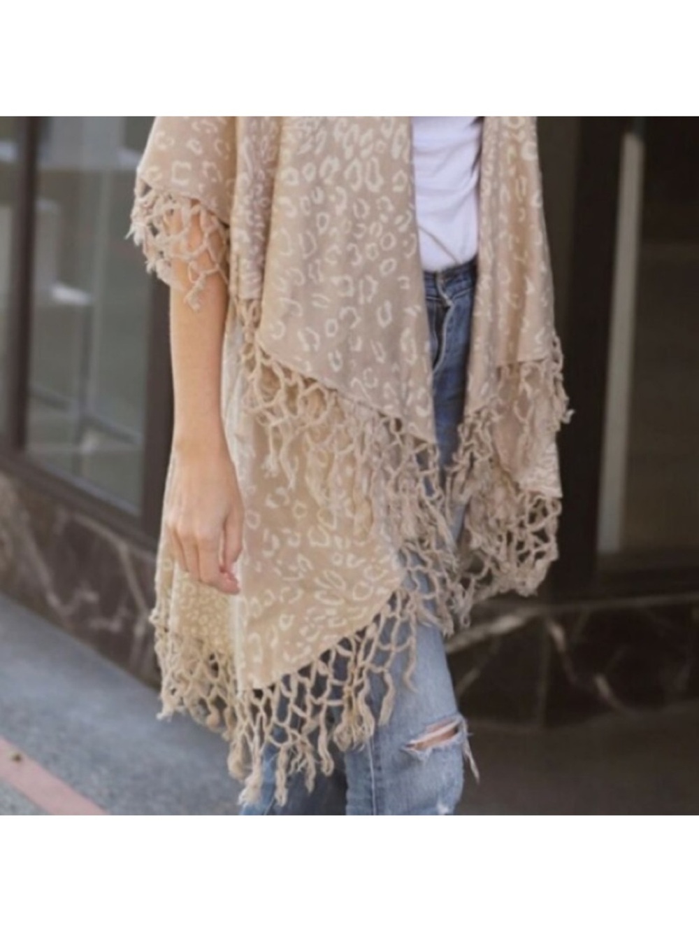 lèRumi Cream & White Animal Print Fringe Cardigan Ruana Poncho Wrap, One Size - Picture 4 of 14